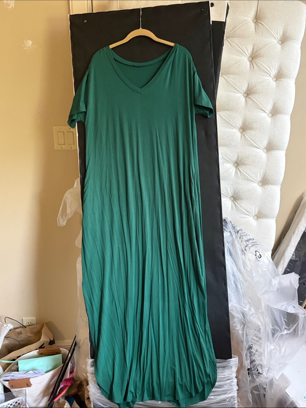 Relaxed Emerald V-Neck Short Sleeve Maxi Dress with pockets